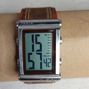 Roots Fusion Large Faced Men's Watch Leather‎ Band Used very good condition